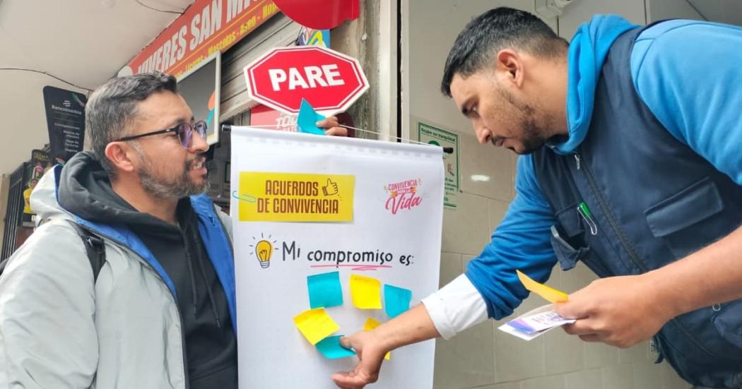 Foto de la campaña contra el acoso sexual en el centro de Bogotá.