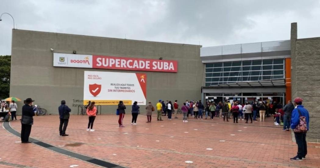 Foto de la fachada del SuperCADE de Suba en Bogotá.