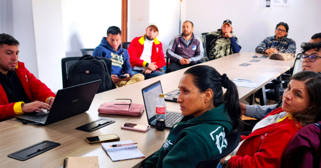 Funcionarios de la Alcaldía Local Sumapaz reunidos 