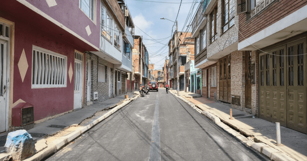 Imagen de una calle arreglada en Kennedy