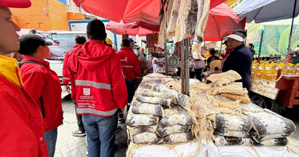 Foto de funcionarios del Distrito en operativo de control 