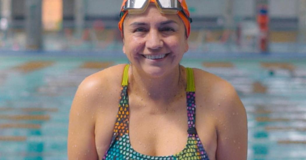 Mujer beneficiaria de los servicios con Cajas de Compensación.