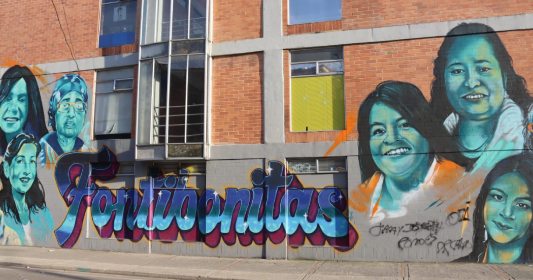 Foto de un mural sobre derechos de mujeres y equidad de género en Fontibón, al occidente de Bogotá. 