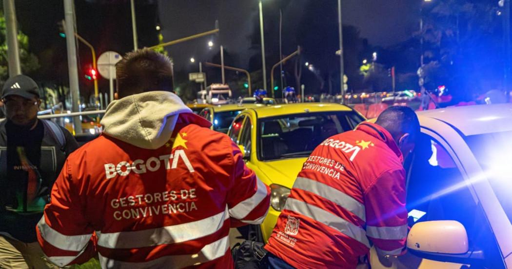 Gestores de Convivencia durante la salida de asistentes al Estéreo Picnic.