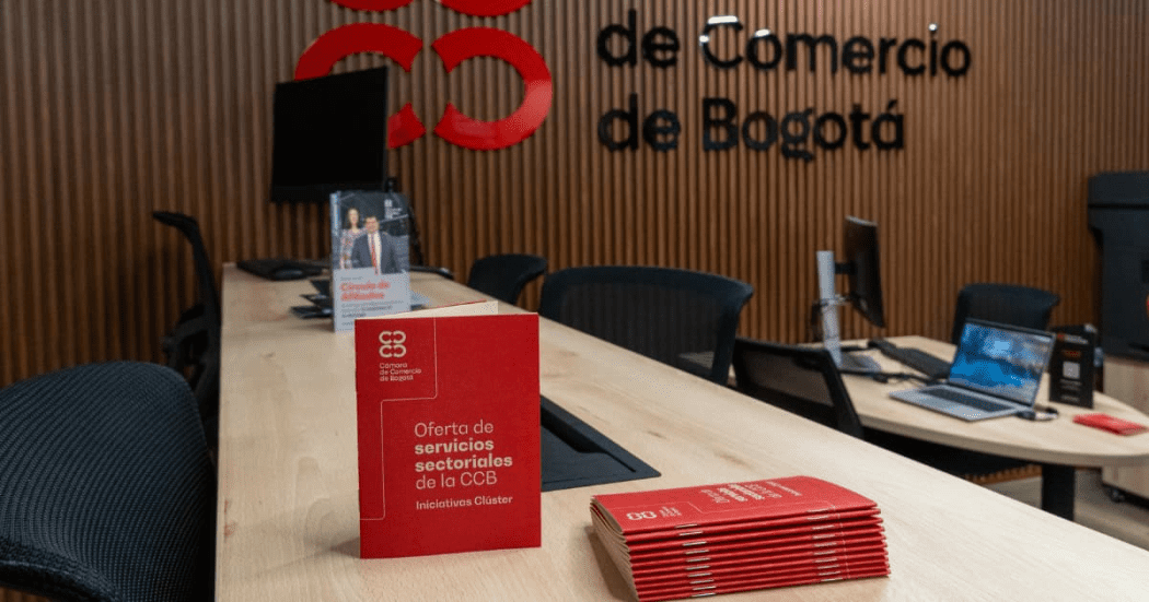 foto de material de estudio en sede de la Cámara de Comercio de Bogotá