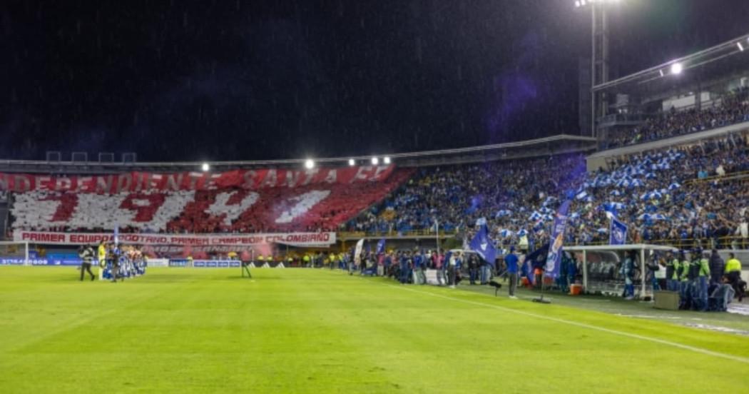 Estadio El Campín durante un partido entre Millonarios y Santa Fe