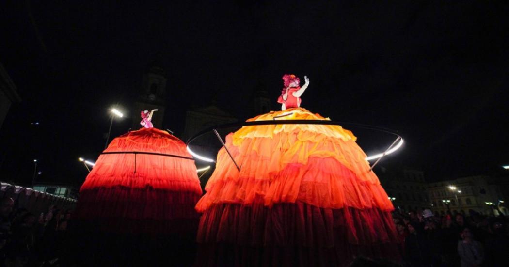 Imagen de muñecas show SCRD en Plaza de Bolívar