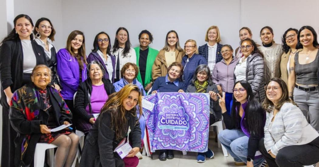 Cuidadoras en encuentro con Canadá y ONU Mujeres por el curso 'Mujeres que cuidan, Mujeres que inciden'.