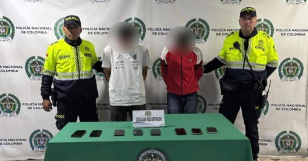 Dos capturados por hurto de ocho celulares.