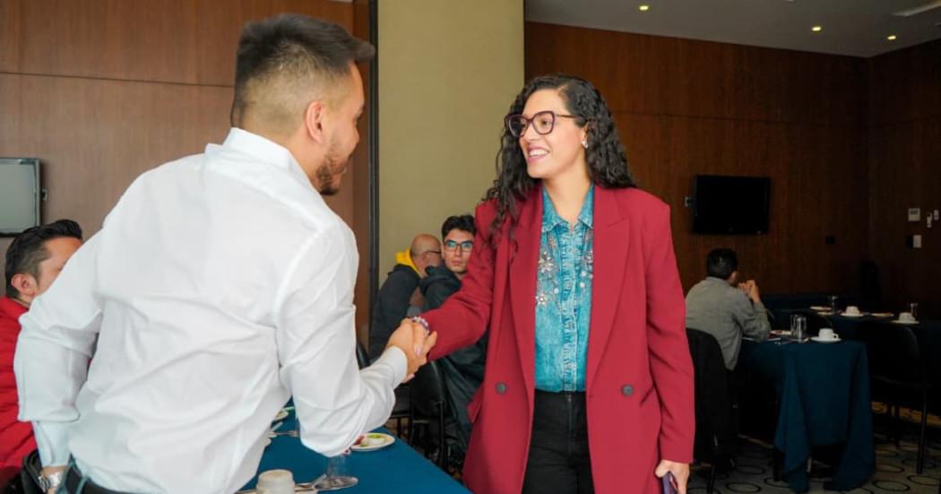 María Ximena Morales, directora del IDPAC, durante evento sobre participación política en Bogotá.