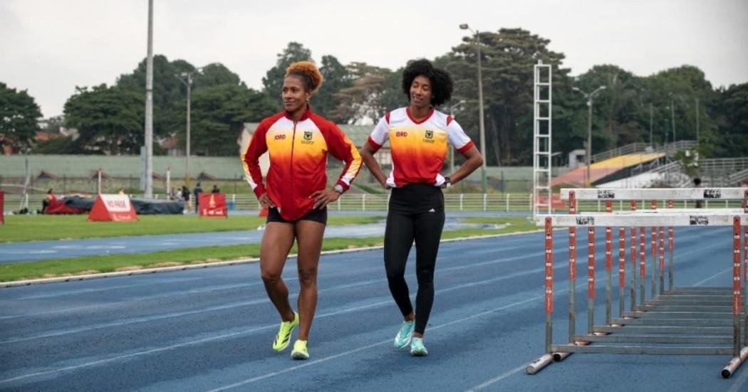 atletas del Equipo Bogotá en pista atlética