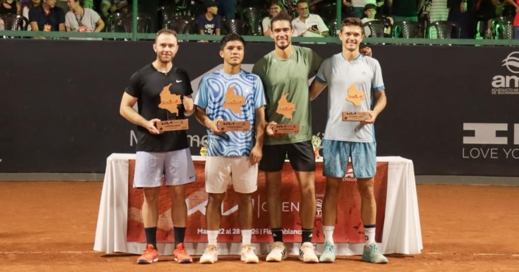 Tenistas campeones en dobles del KIA Open Challenger de Tenis de Bucaramanga.