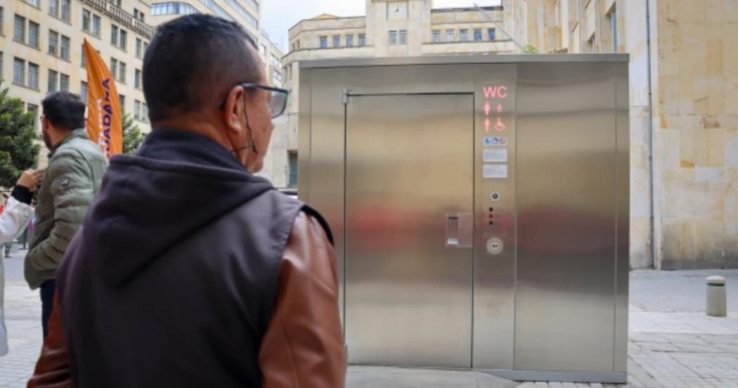 Baño público inteligente en el sector del edificio Murillo Toro, en el centro de Bogotá.
