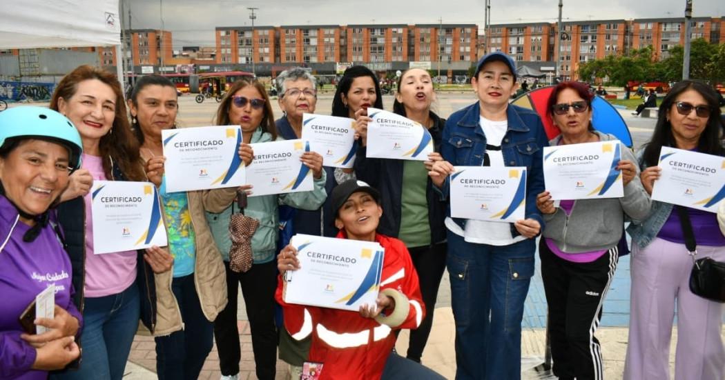 Foto de mujeres que participaron en taller del Metro