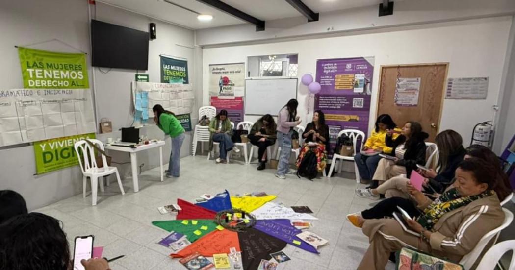 Mujeres durante encuentro de paridad en la política