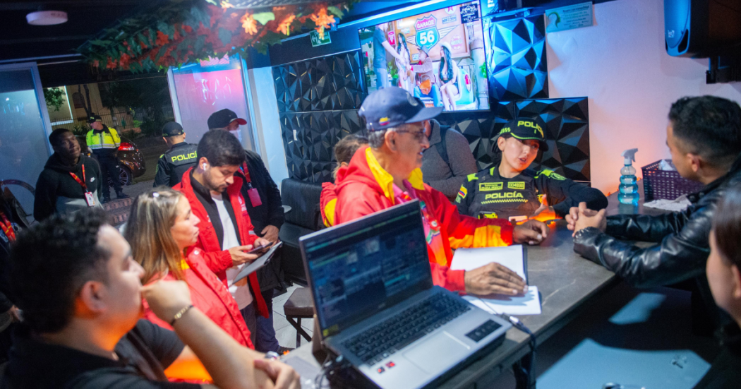 Foto de funcionarios del Distrito en operativo de seguridad