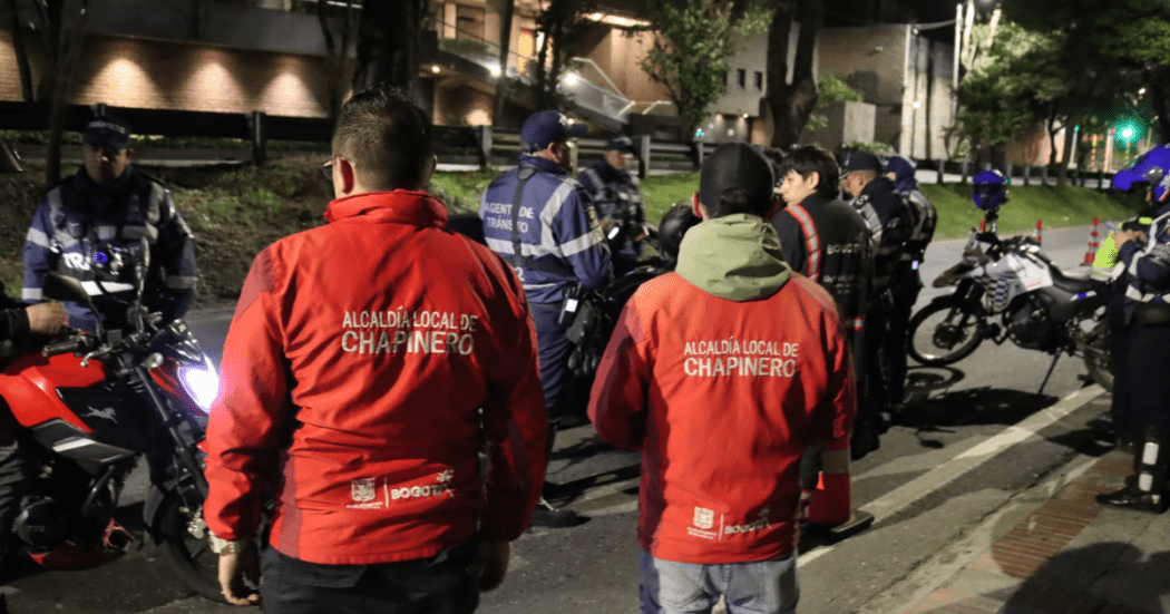 Foto de funcionarios del Distrito en operativo de seguridad