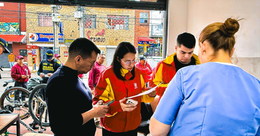 Foto de funcionarios del Distrito en operativo de seguridad