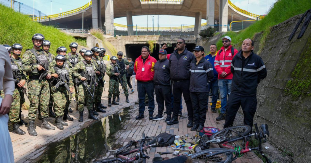 Imagen de funcionarios en el Canal Comuneros