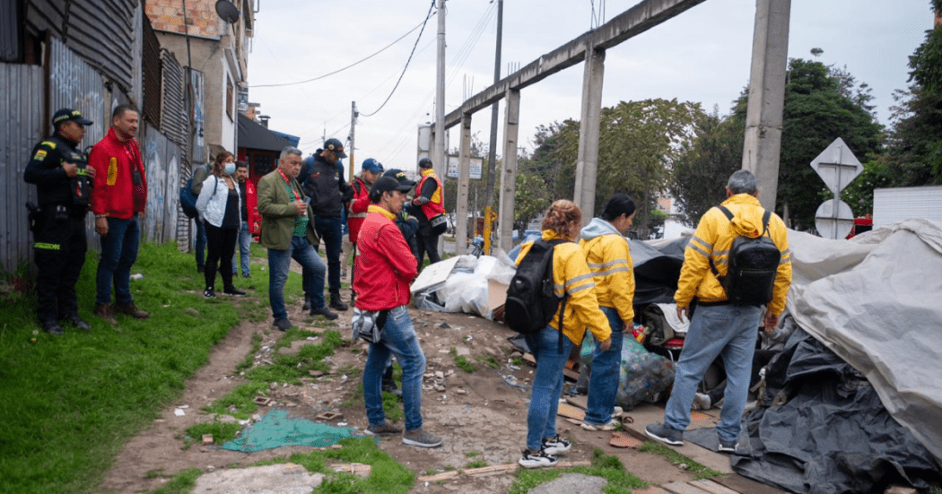 Imagen de funcionarios durante el operativo