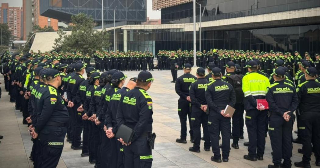 Despliegue de uniformados de la Policía de Bogotá, durante anuncio de presencia de personal en elecciones del 8 de marzo.