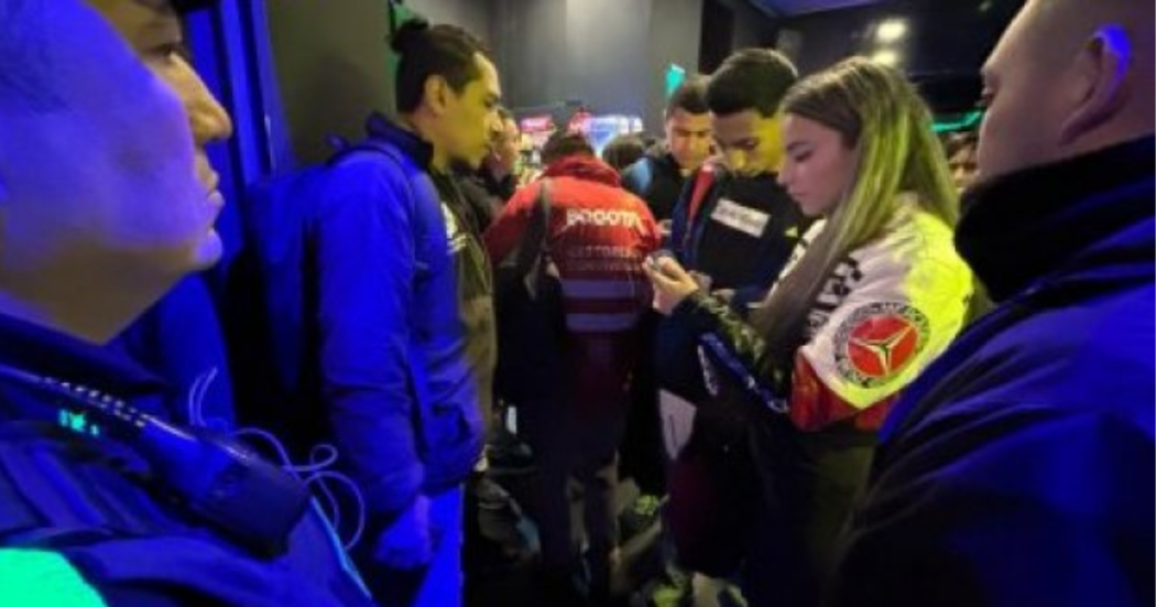 Foto de funcionarios del Distito en un operativo de control