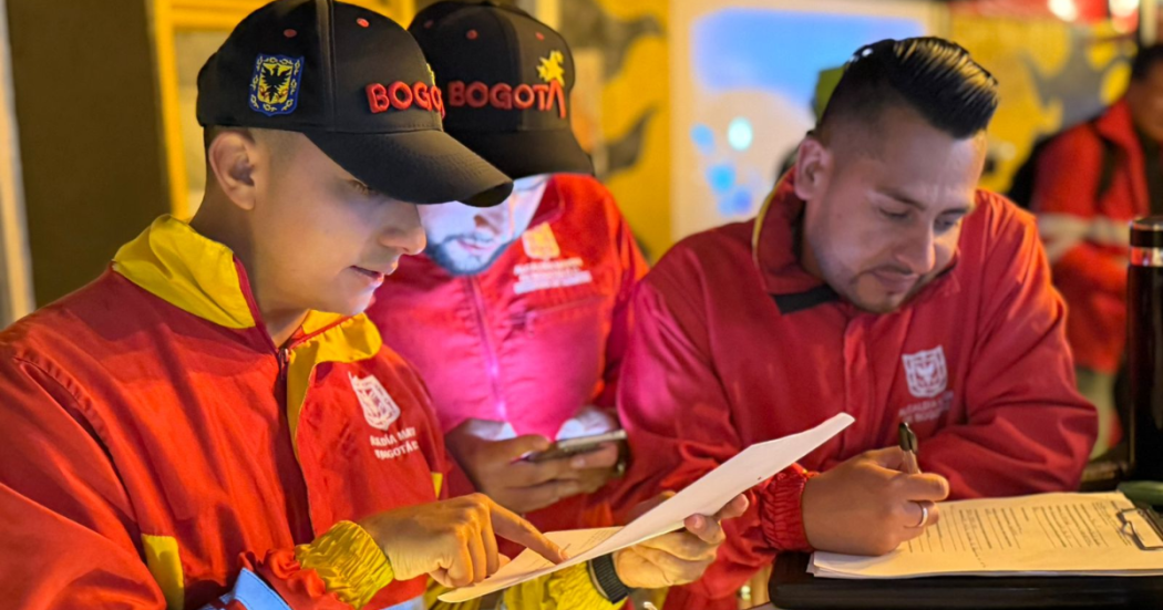 Foto de funcionarios del Distrito en operativo de seguridad