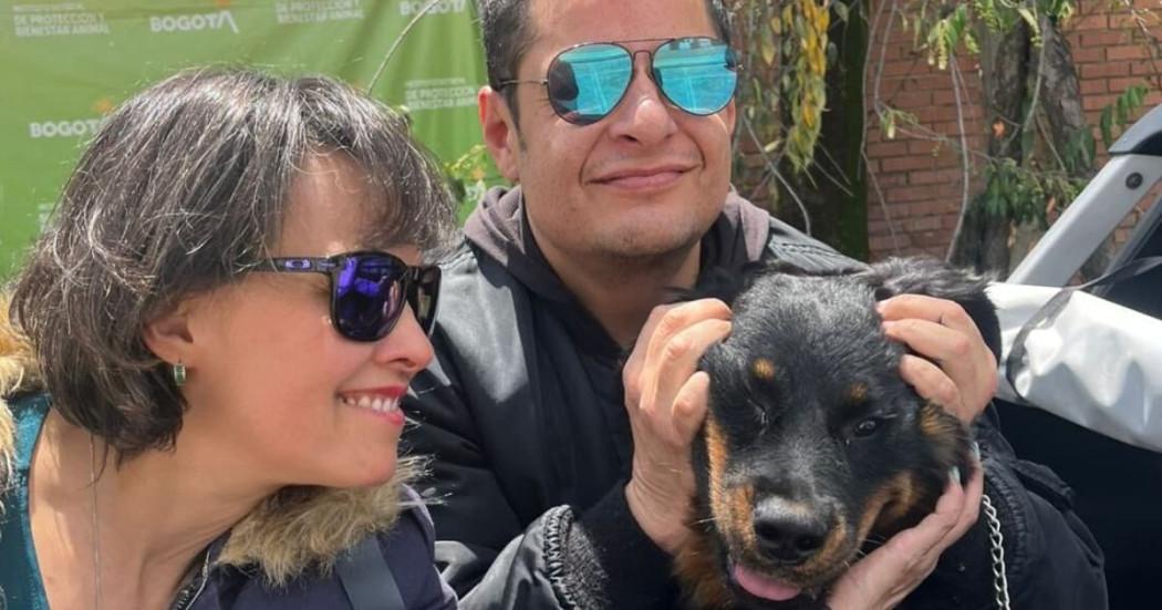 Familia bogotana con perro rescatado por el Distrito adoptado en Mundo Aventura