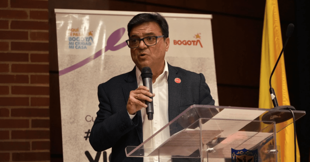 Foto de el secretario de salud de Bogotá
