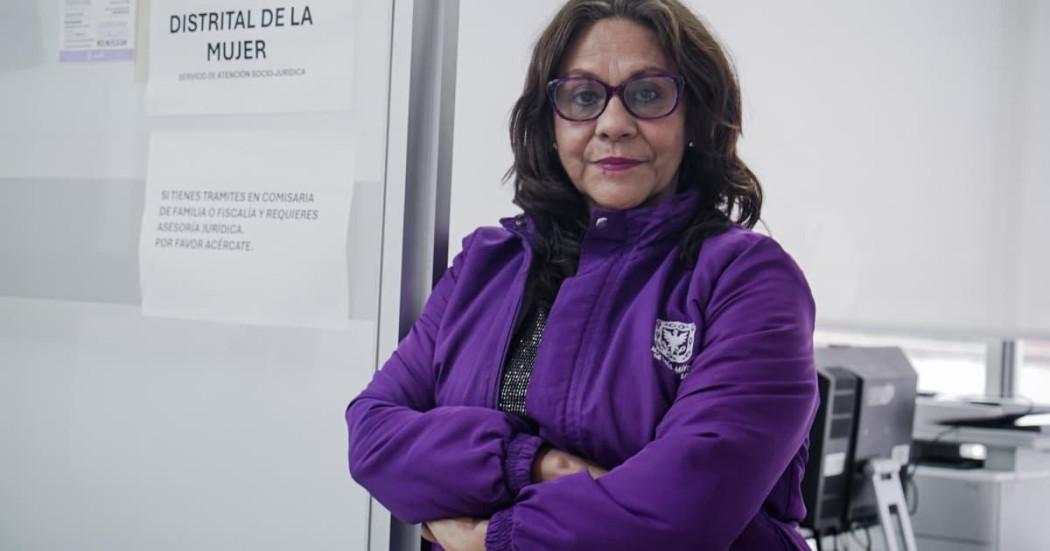 Funcionaria de la Secretaría de la Mujer