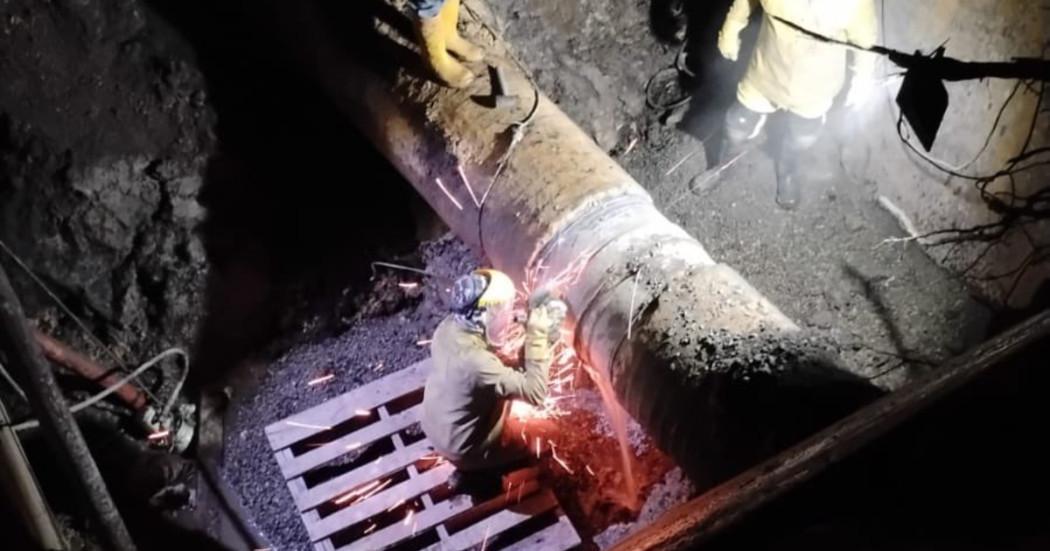 Foto que muestra trabajadores del Acueducto de Bogotá