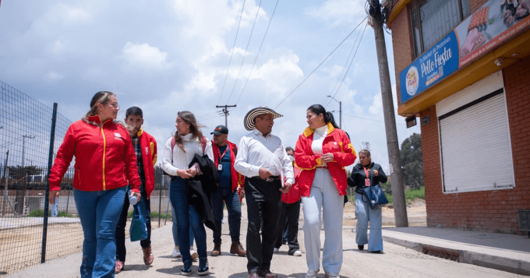 Foto de funcionarios del Distrito en operativo de seguridad