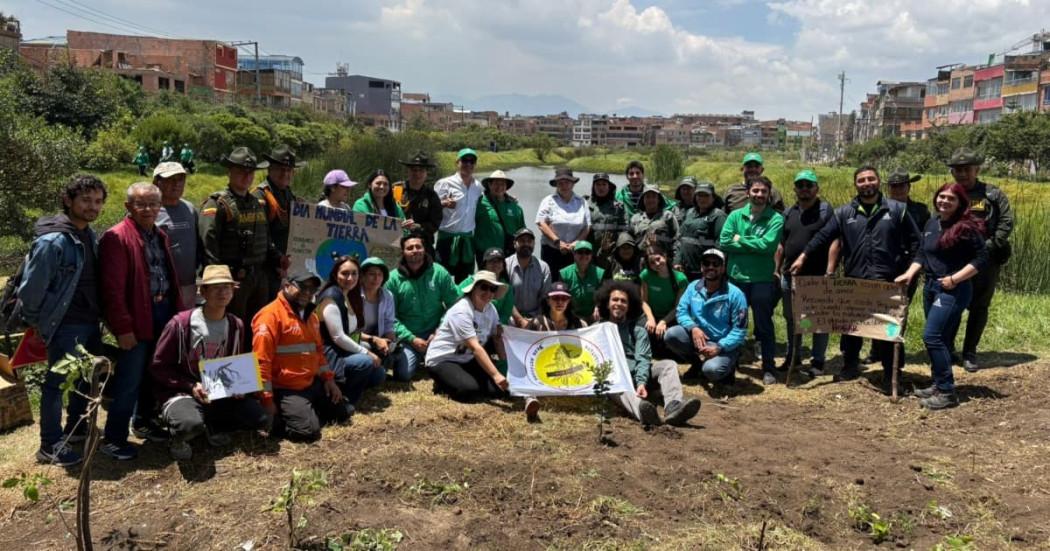 Equipo de siembra que participó en jornada de siembra en Bogotá