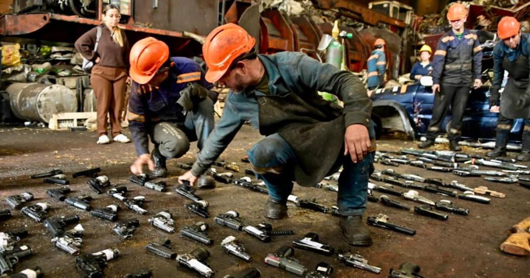 Iniciativa de incautación y destrucción de armas en Bogotá.