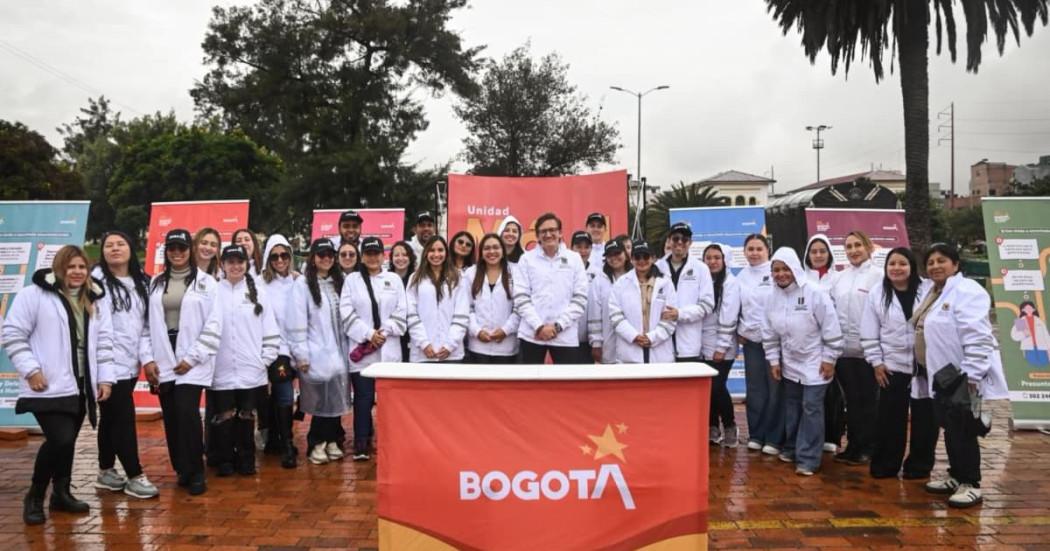 Secretario y funcionarios de Secretaría de Gobierno durante lanzamiento de la Unidad Móvil de Derechos Humanos.