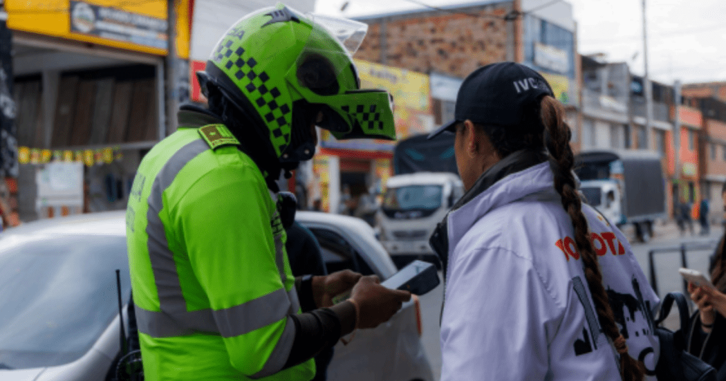 Foto de funcionarios del Distrito en operativo de seguridad