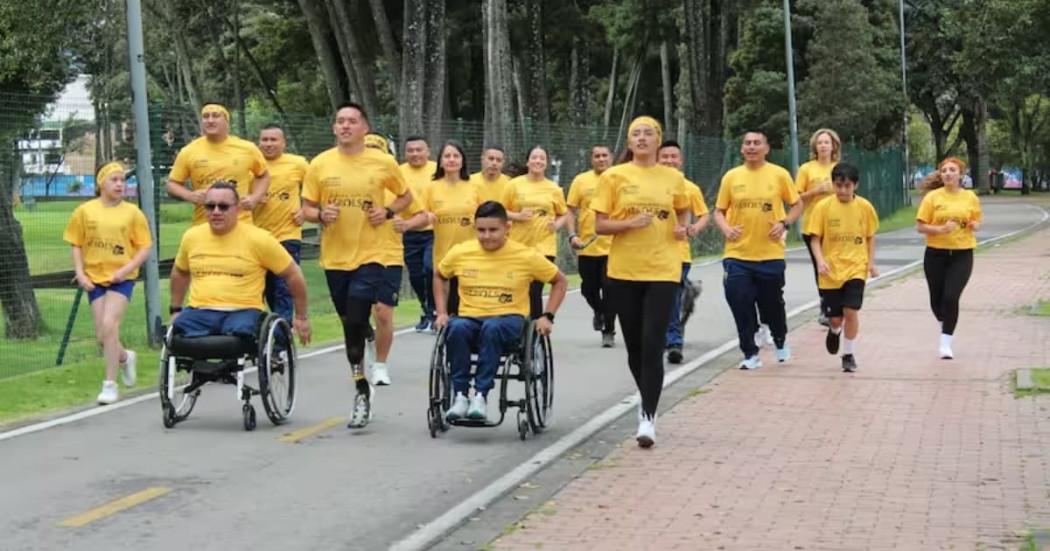 Imagen de los participantes de la Carrera de los Héroes en la versión 2025