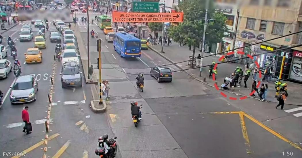 Imagen del hombre detectado por las cámaras de videovigilancia de Bogotá, durante el procedimiento de registro llevado a cabo por la Policía.