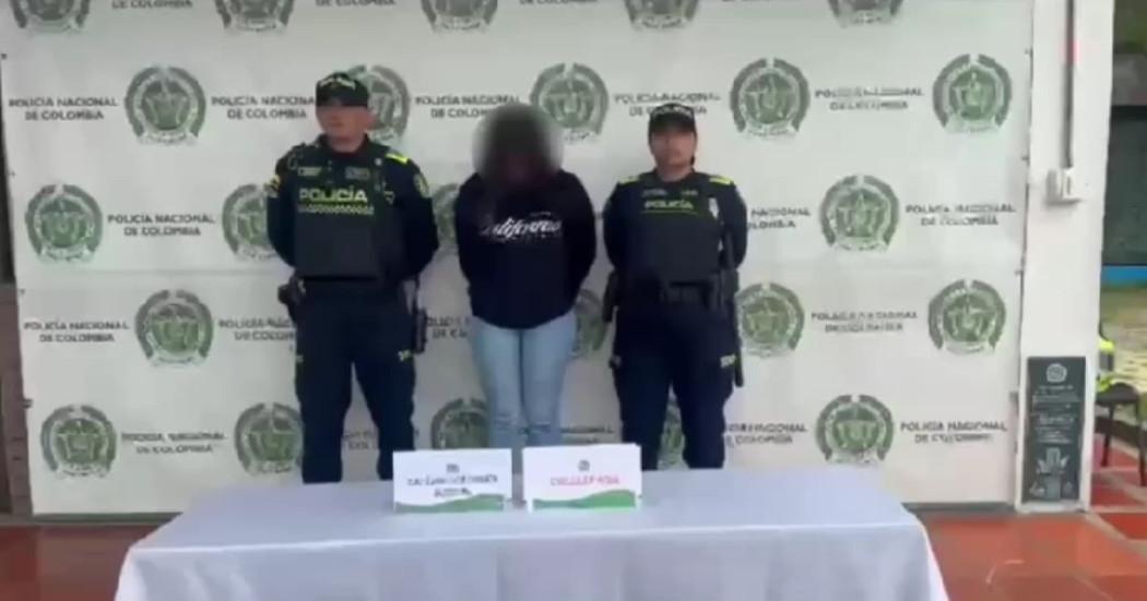 Mujer capturada por tener orden de captura de la Interpol.