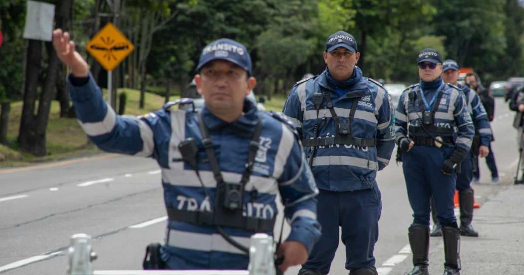 Foto de Agentes Civiles de Tránsito en calles de Bogotá.