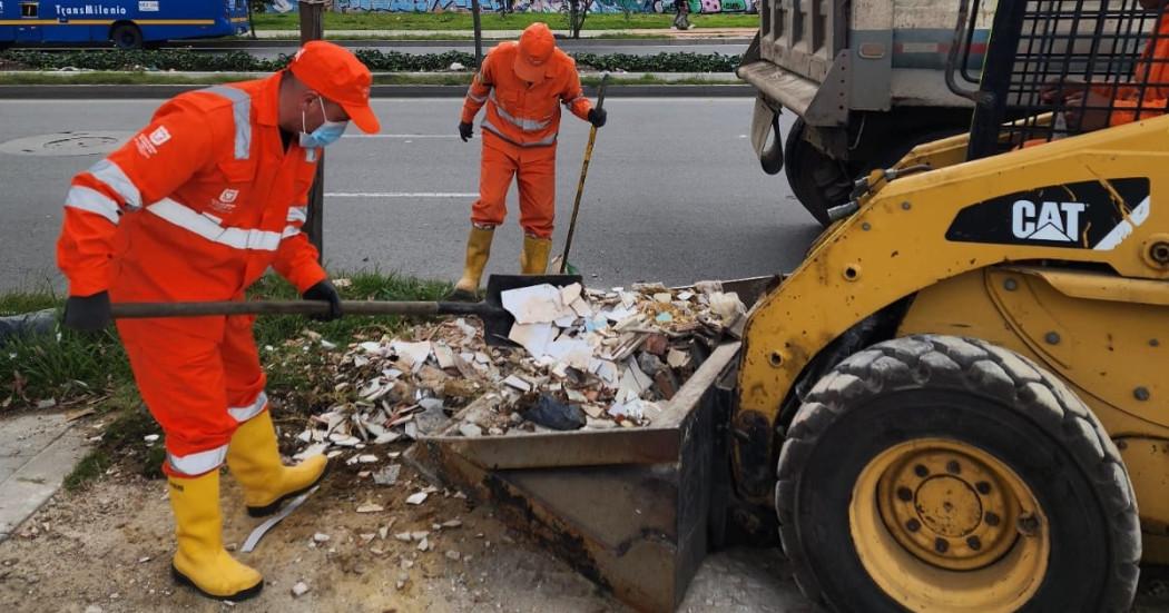 Foto que muestra trabajadores de Aguas de Bogotá 