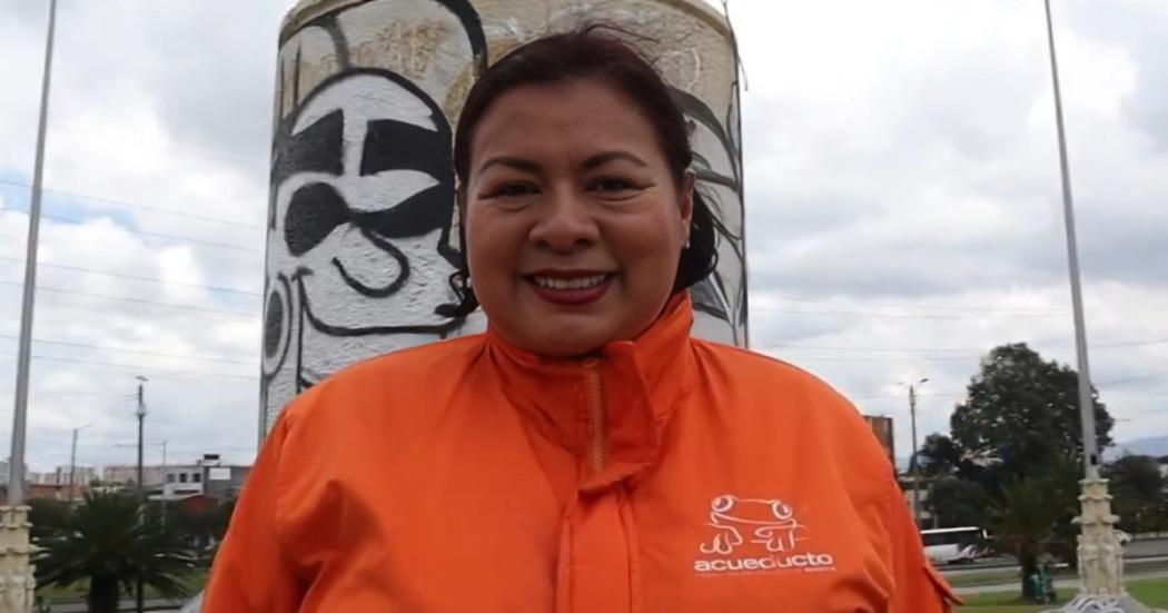 Foto que muestra una mujer sonriendo 