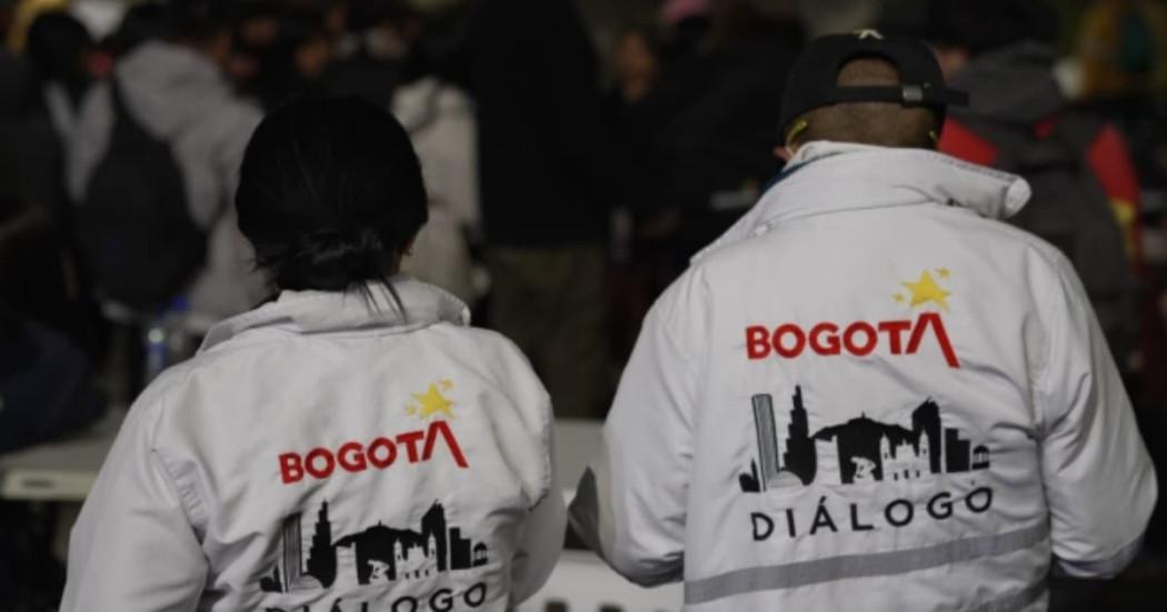 Gestores de diálogo durante movilización en Bogotá.