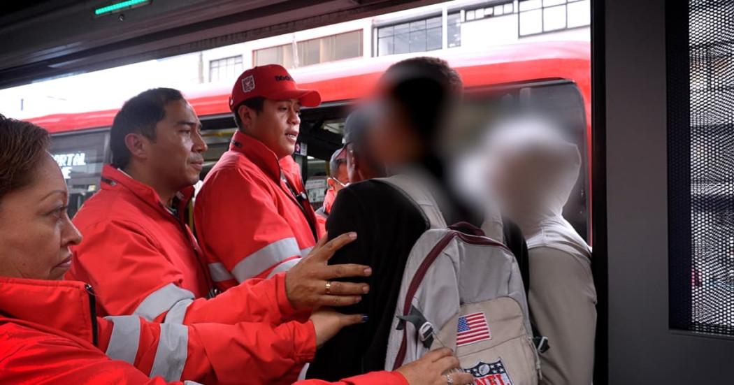 Gestores de Convivencia durante operativo en troncal Caracas.