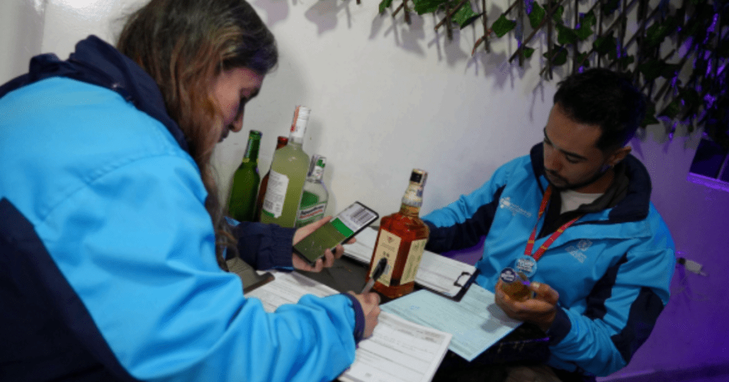 Foto de funcionarios del Distrito en operativo de seguridad