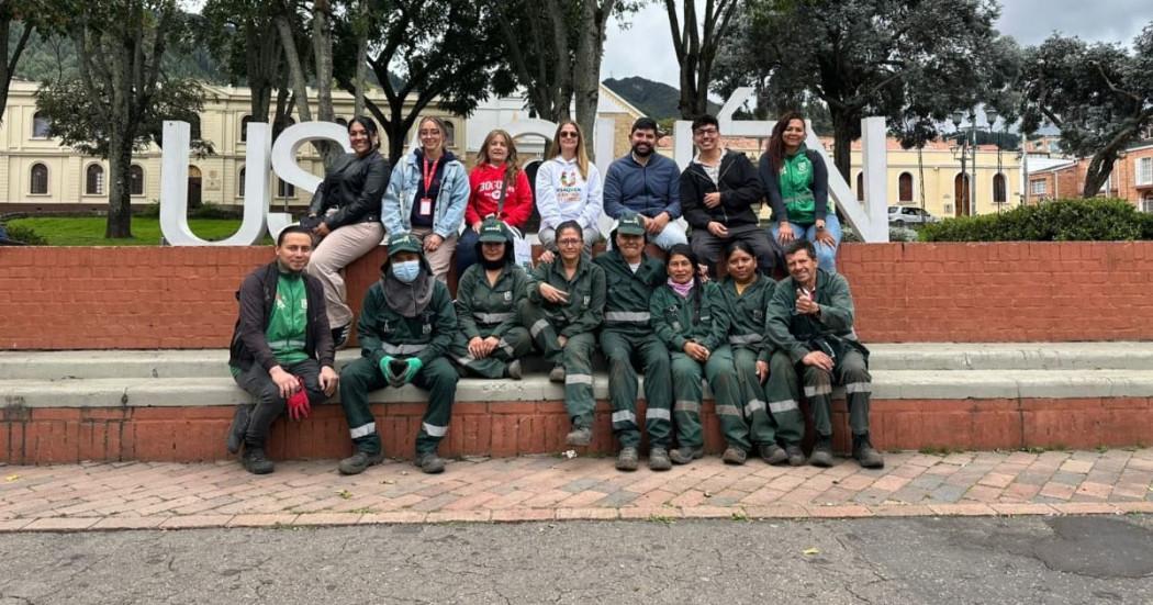 Equipo del Jardín Botánico que renovó Plaza Fundacional de Usaquén