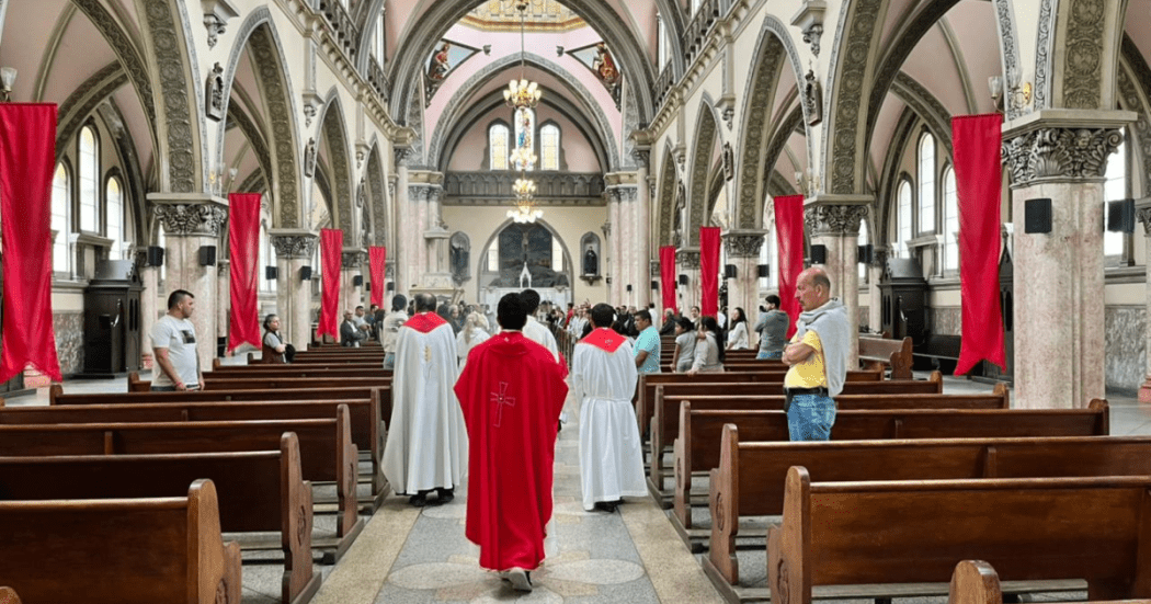 Imagen de una parroquia en su interior