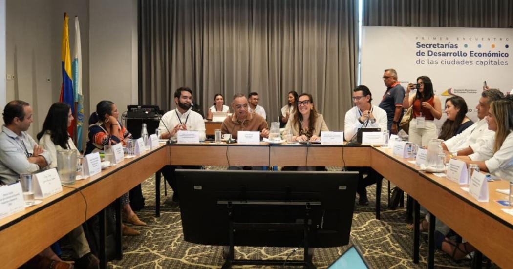 Foto del Encuentro de Secretarías de Desarrollo Económico de las ciudades capitales.