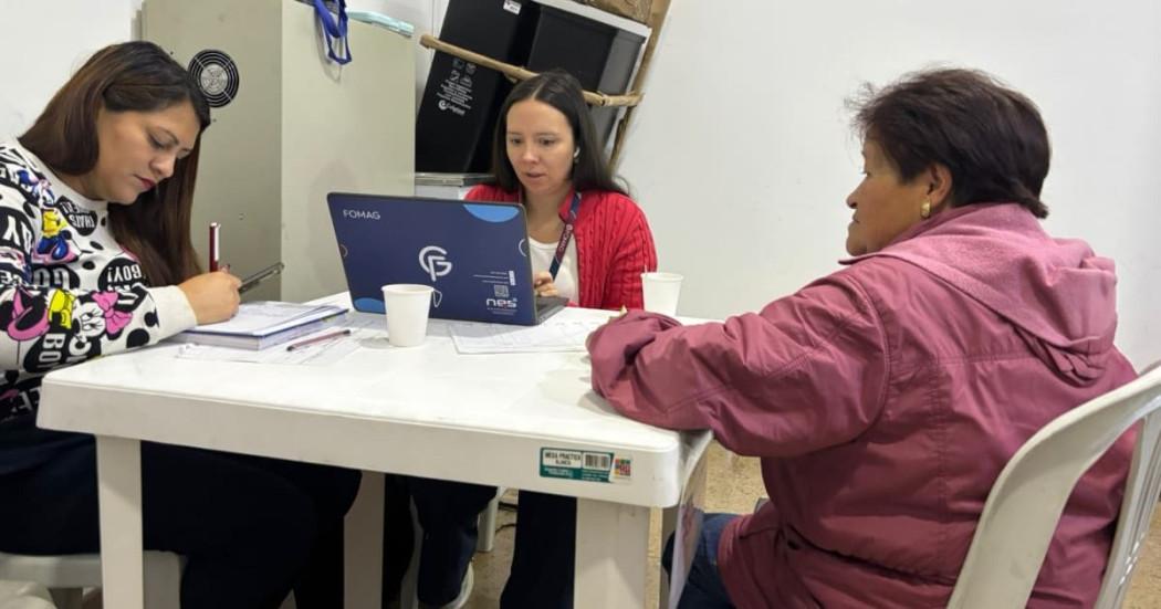Foto de la jornada de orientación de trámites en salud en Suba, al noroccidente de Bogotá.