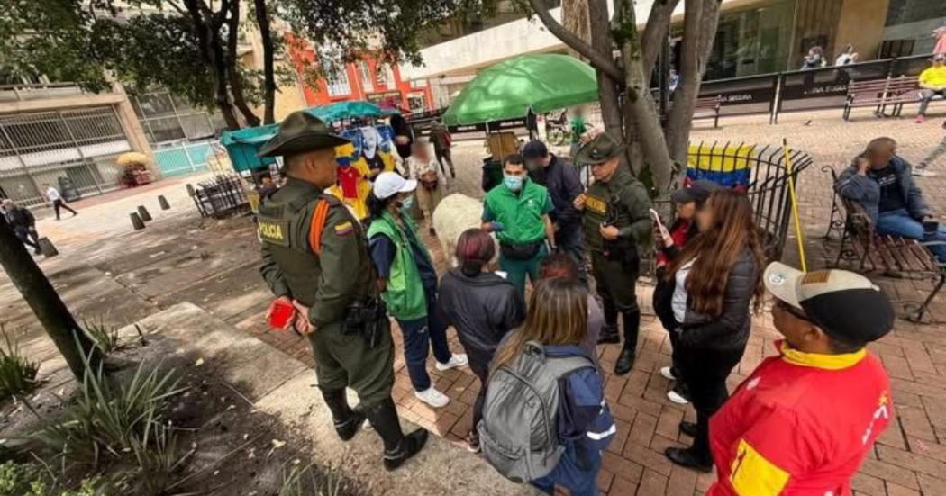 Foto de funcionarios del Distito en un operativo de control 